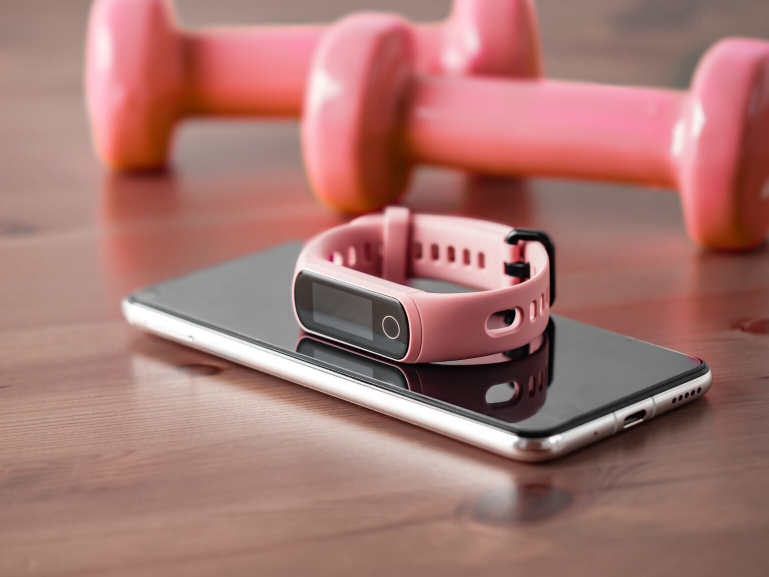 Fitness Tracker ή Smartwatch; Ποιο να επιλέξετε το 2026;
