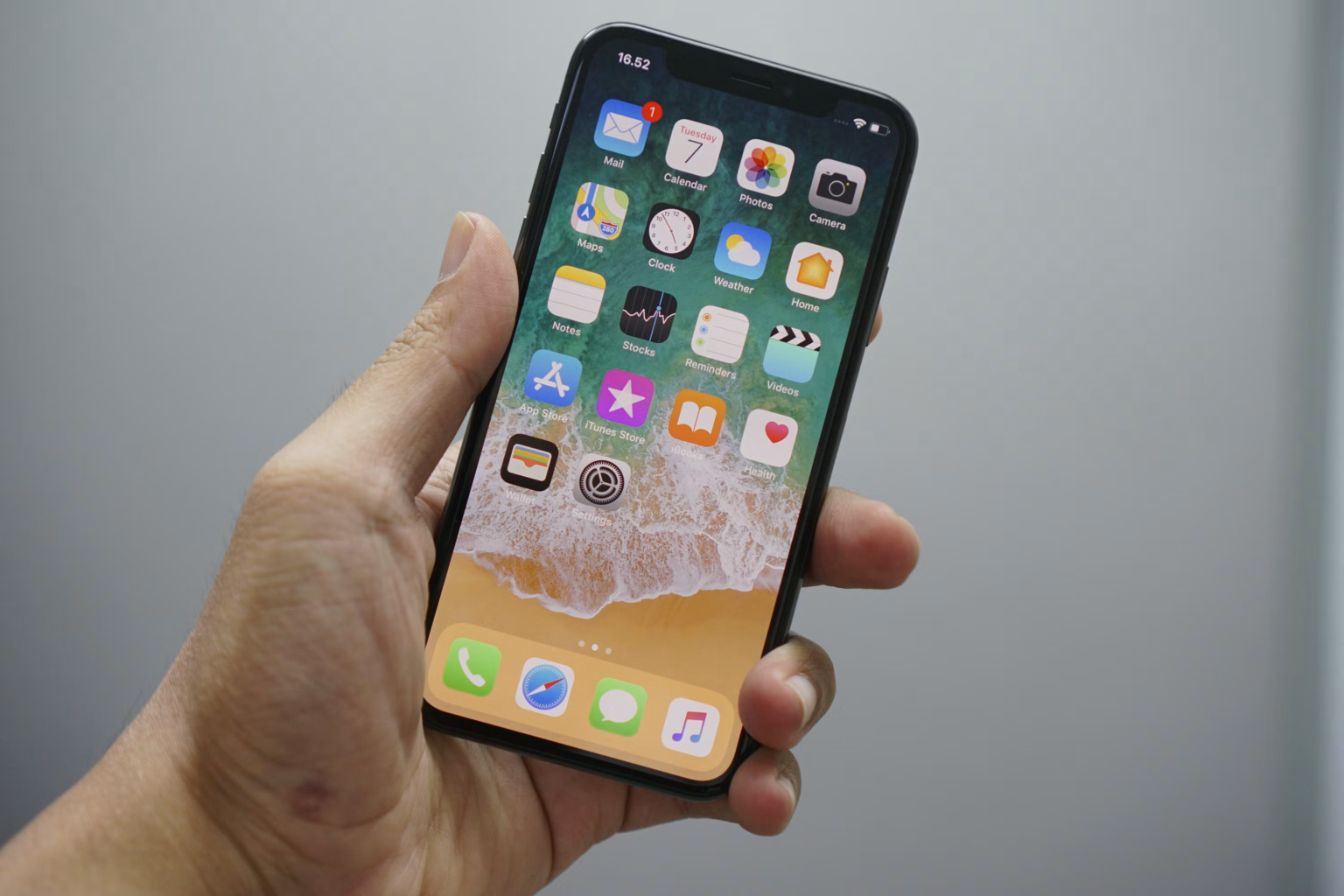 Αξίζει το iPhone 13 το 2026; Όσα πρέπει να γνωρίζετε πριν το αγοράσετε Αξίζει το iPhone 13 το 2026; Όσα πρέπει να γνωρίζετε πριν το αγοράσετε