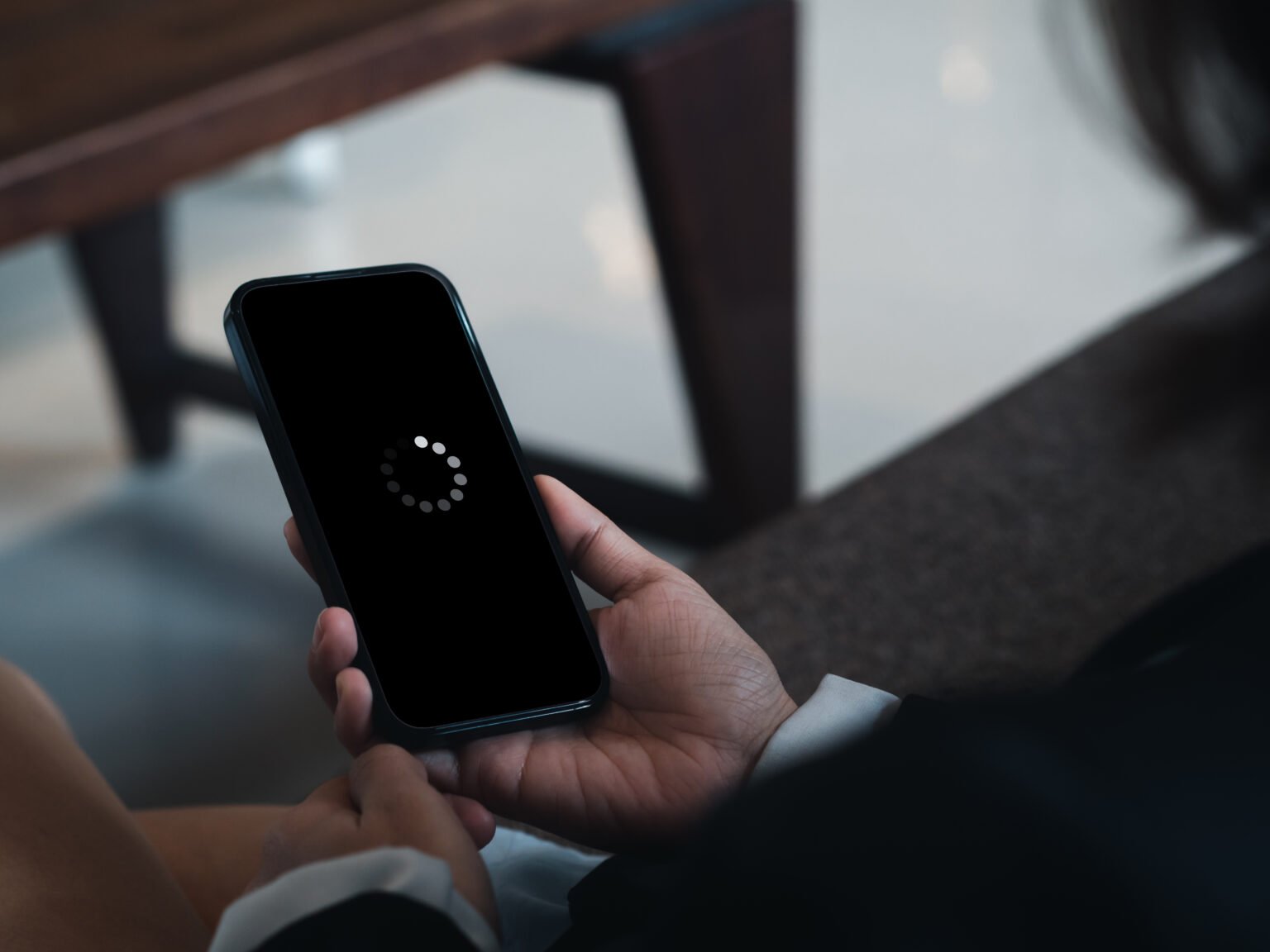 Γιατί το smartphone σου αργεί ενώ έχει ακόμα αρκετό χώρο; Οι πραγματικοί λόγοι